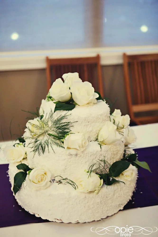 Image of utah wedding cake