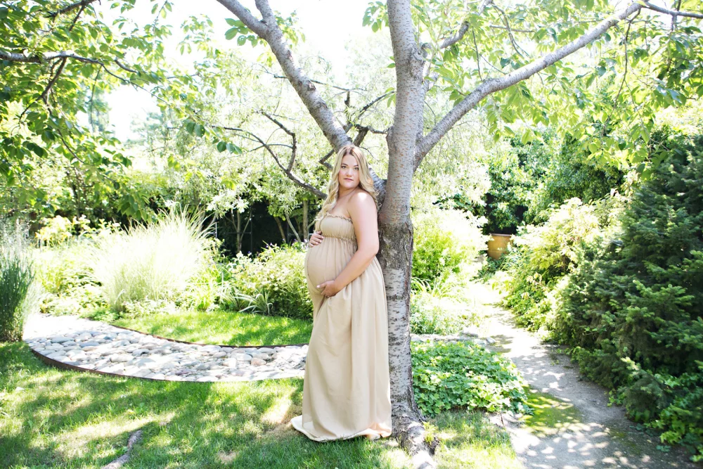 Image of utah materntiy photography garden location