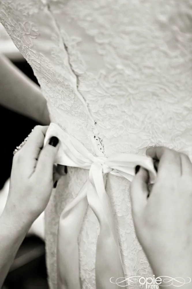 Image of bride getting ready photos