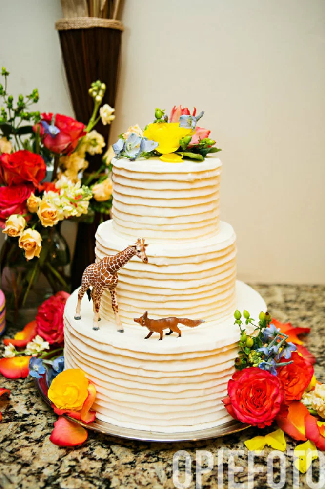 Image of zoo wedding cake