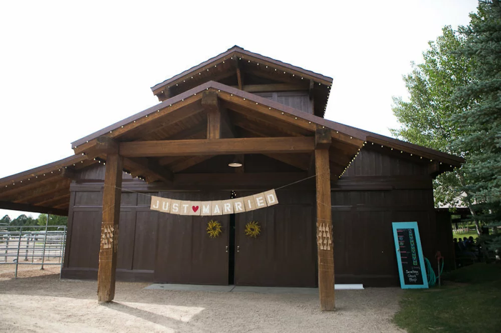 Image of red cliff ranch barn wedding utah